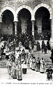 ALGER - CATHEDRALE - SORTIE DE MESSE